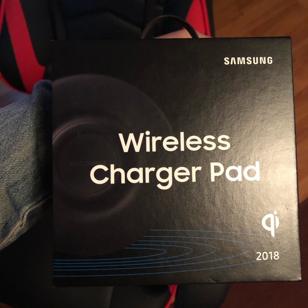 Samsung wireless charger pad